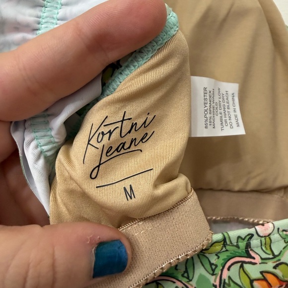 NWT Kortni Jeane Ruffle Sleeve Bikini Top - Picture 8 of 9